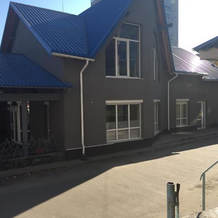 Hostel -Hotel Granat Rivne City Exteriör bild